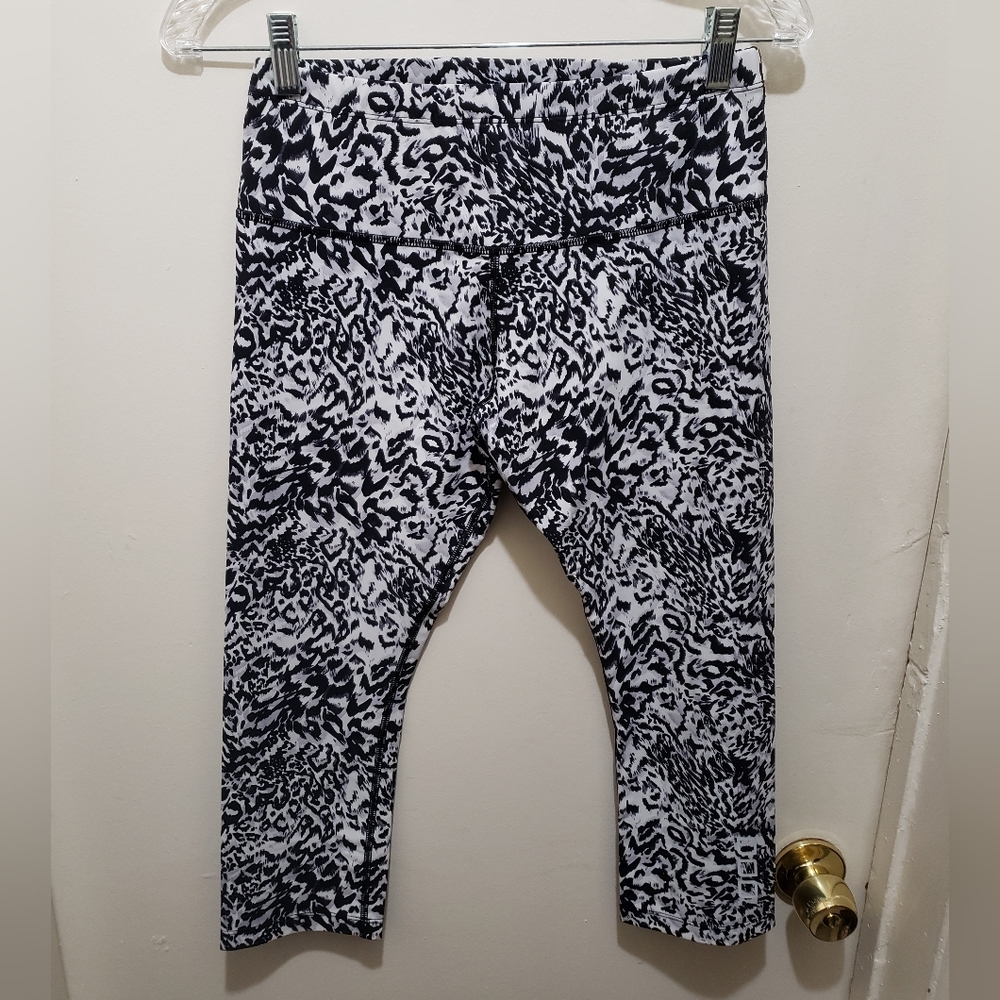 Lorna Jane Animal Print Crop Leggings